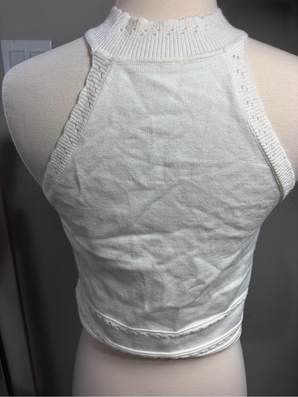 Scalloped Knit Halter Tank Top - White size M - Picture 7 of 10